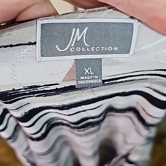 Blouse Scoop Neck 3/4 sleeved Silky Feel Beige Black Gray Size XL by JM Collecti - Picture 3 of 4